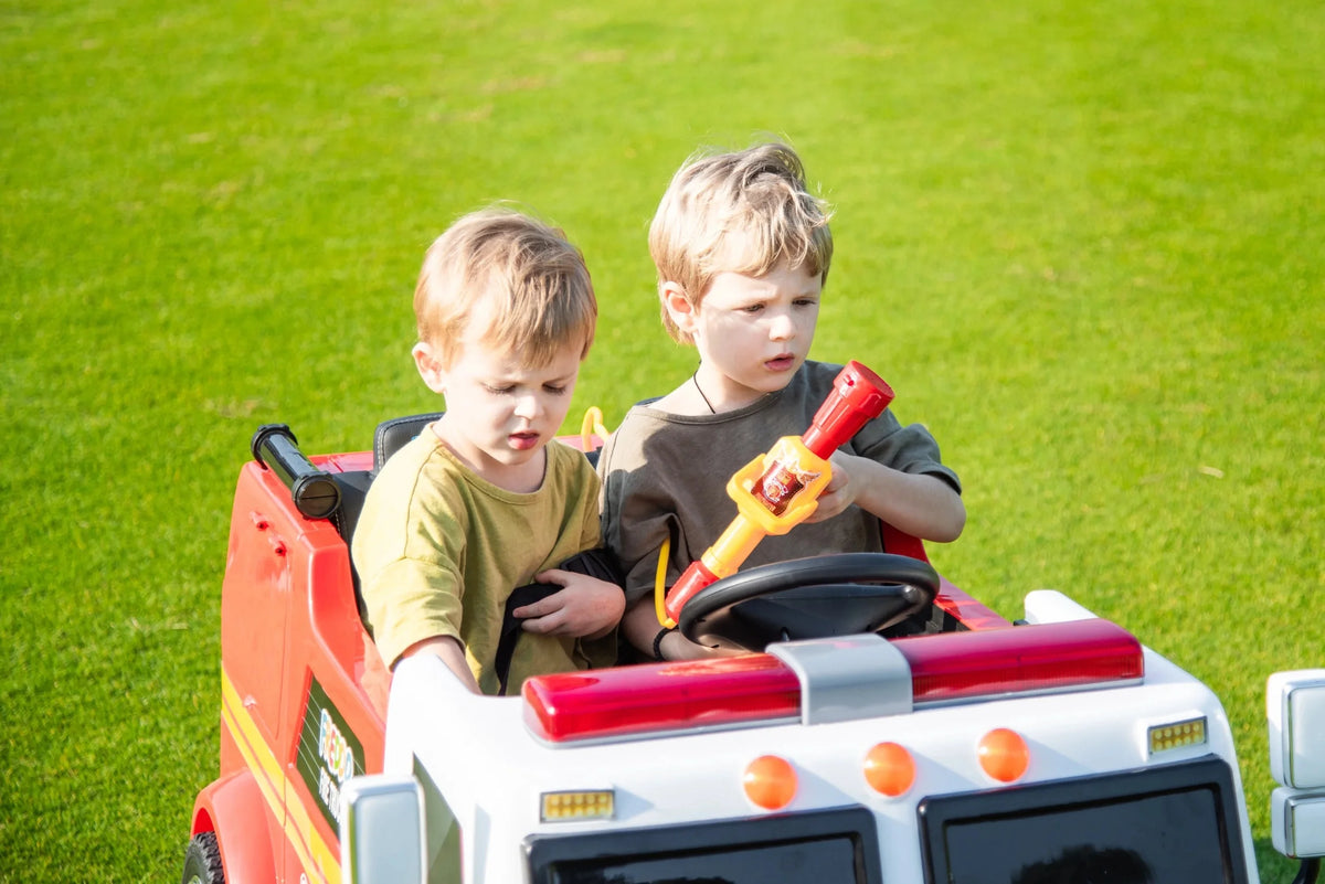 24V 2-Seater Ride-on Fire Truck with Remote Control, LED Lights, Water Gun I46939