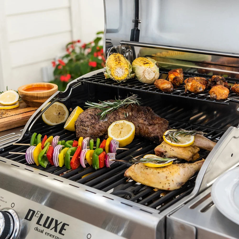 2-Burner Propane Gas Grill with 2 Foldable Shelves M8238